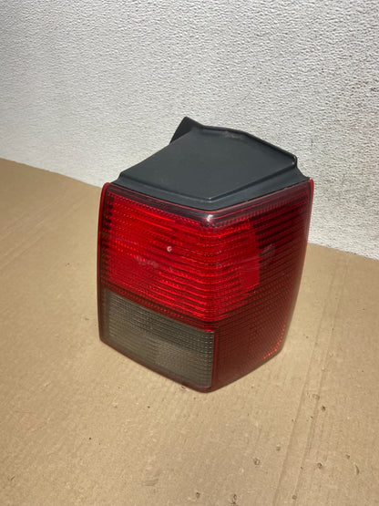 2006-2011 Mitsubishi Endeavor Right Passenger RH Side Tail Light AE9449 LK0