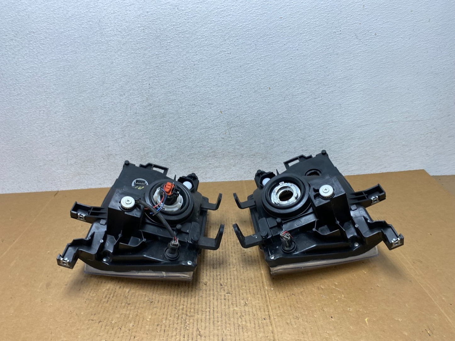 2005-2015 Nissan Xterra Driver Left+Right Side Set Headlights AE1364 DW7