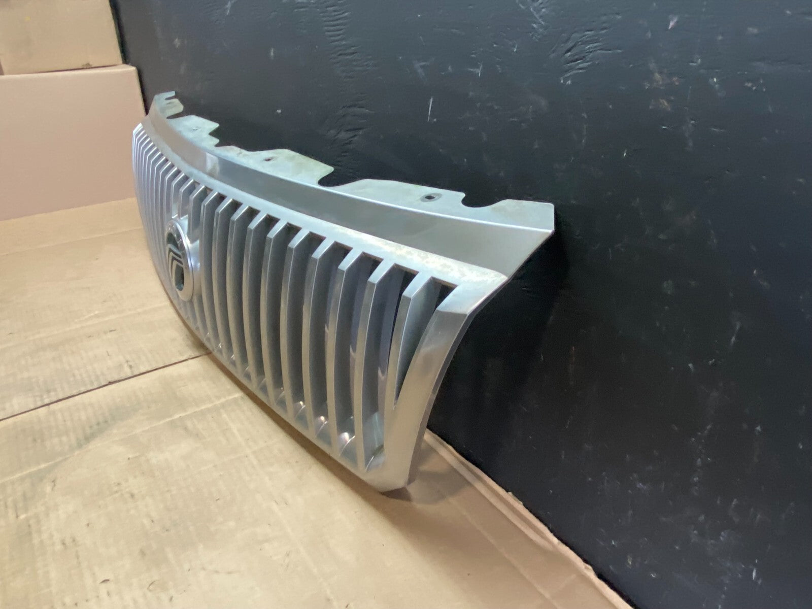 2002 to 2005 Mercury Mountaineer Front Upper Grill Grille Oem E3702 PS1