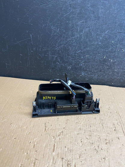 1997 to 2001 Lexus ES330 ES300 Front Center Side Air Vent AE4175 DG3