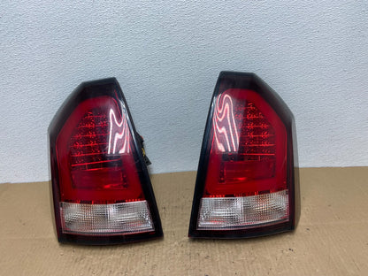 2005 - 2007 Chrysler 300 Left Driver Lh Side Tail Light AB8371 DG0