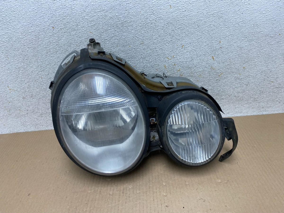 1996-1999 Mercedes E E320 E430 Right Passenger Xenon HID Headlight AJ2420 DW0