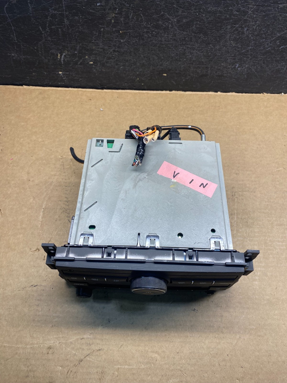 2009 to 2011 GMC Acadia Radio AM/FM CD Player Radio AD9888 DG4