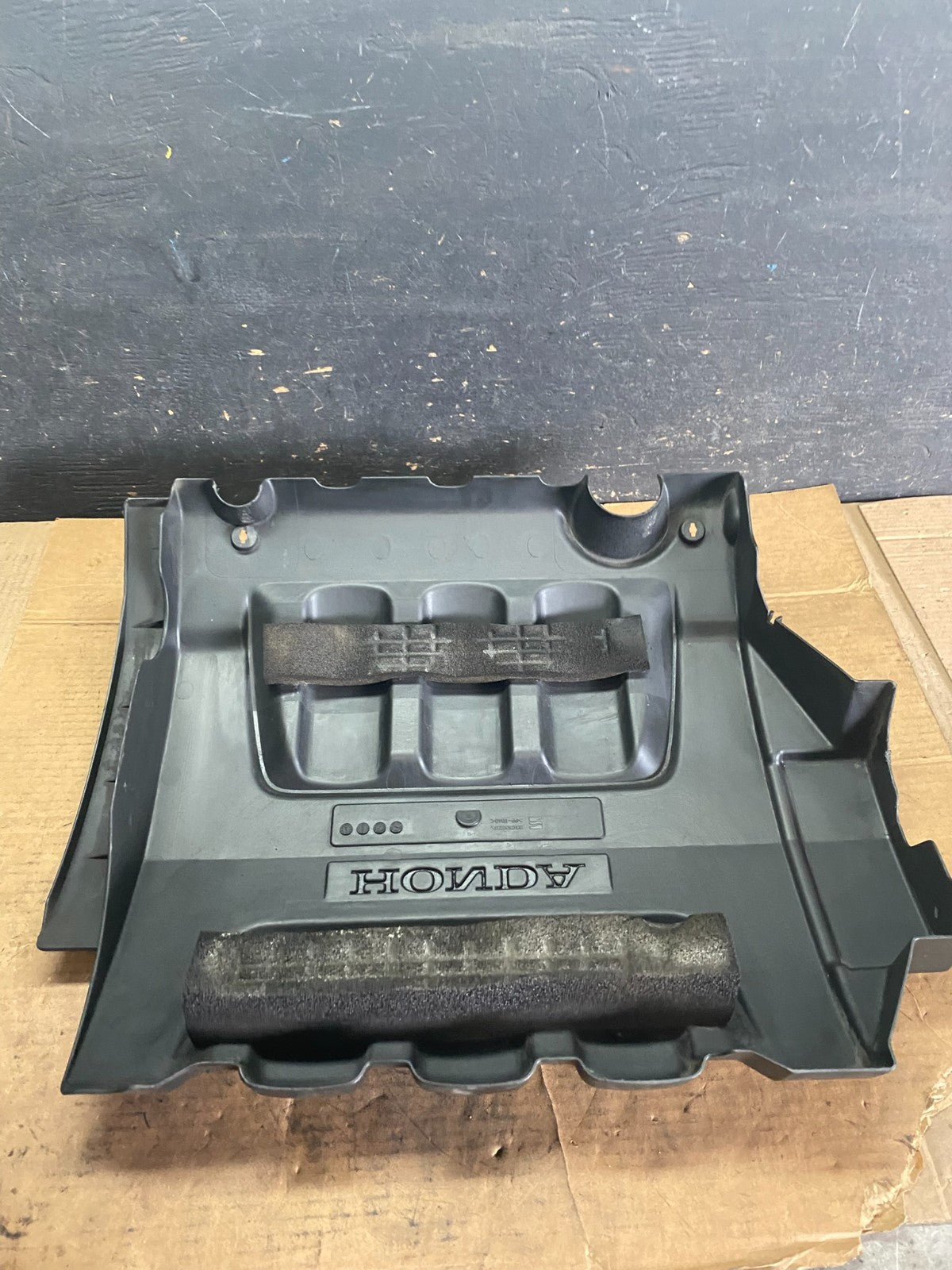 2005 to 2007 Honda Odyssey Black Engine Cover OEM Q8500 DG4