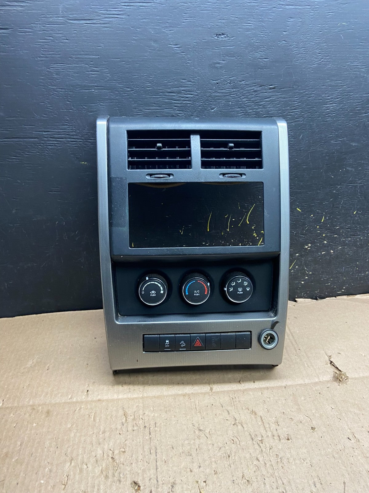 2008 to 2012 Jeep Liberty Dash Climate Temperature Control Radio Bezel Y5459 DG0