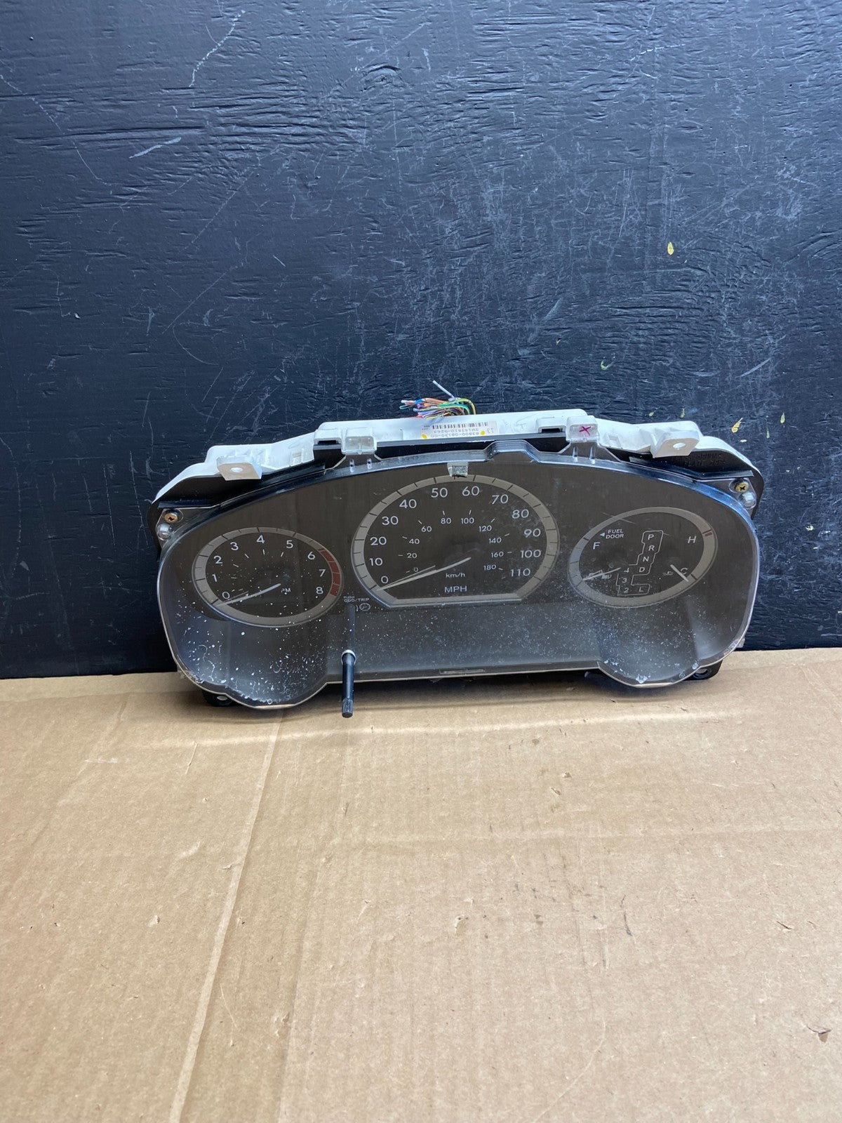 2004 2005 Toyota Sienna Speedometer Cluster Gauge AD2152 DG0