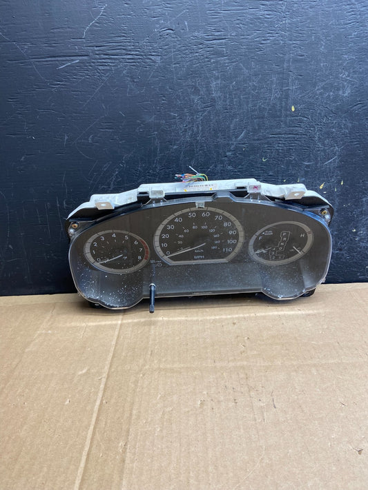 2004 2005 Toyota Sienna Speedometer Cluster Gauge AD2152 DG0
