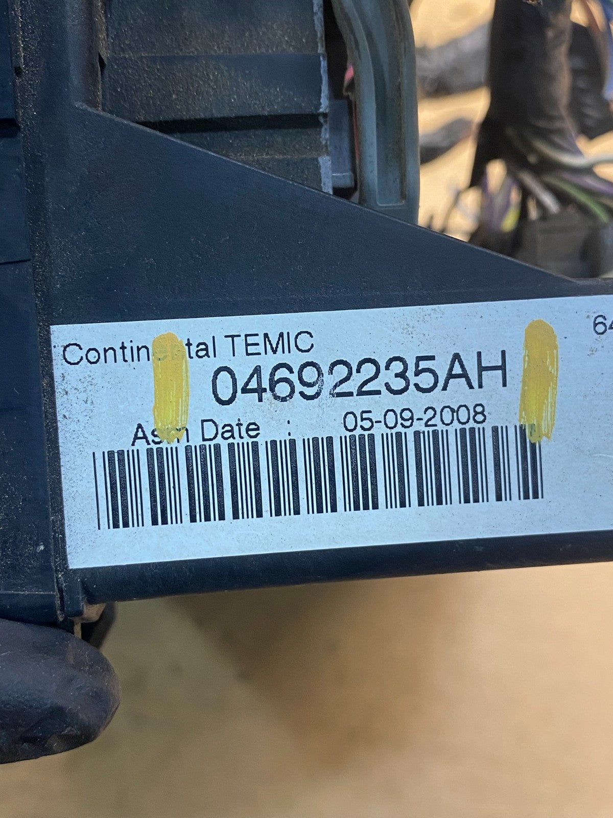 2008 2009 Liberty Nitro TIPM Power Integrated Fuse Box Module AD7421 DG6
