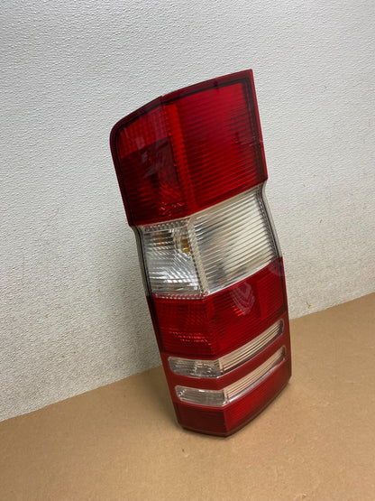 2010-2018 Mercedes Sprinter Right Passenger Rh Tail Light O7581 DW2