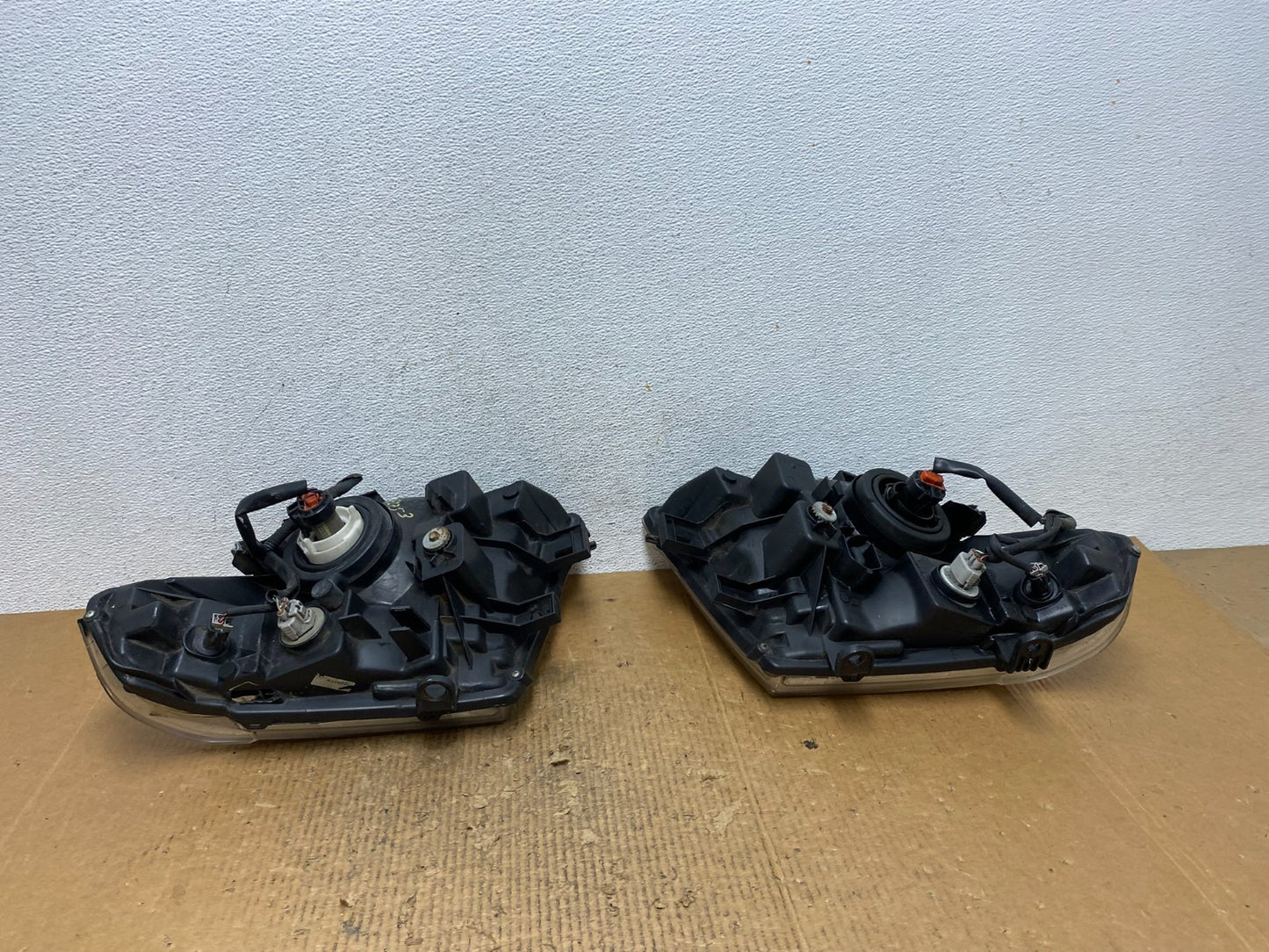 2005 2006 2007 Nissan Pathfinder Halogen Headlights Left+Right AE2753 DW9