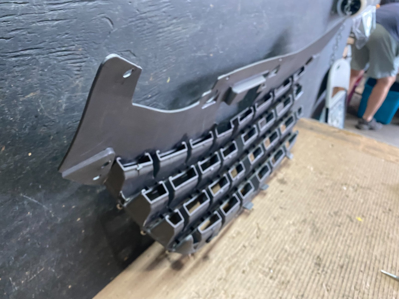 2007 to 2010 Chrysler Sebring Front Upper Grille Grill 0YW36TRMAC OEM S5748 DG8