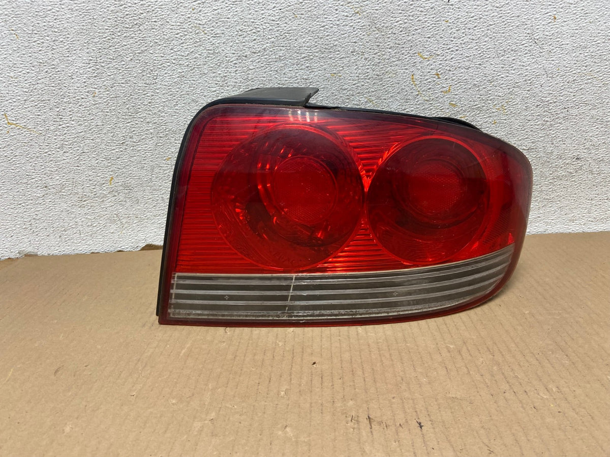 2002 - 2005 Hyundai Sonata Right Passenger RH Side Tail Light AH3038 LK0