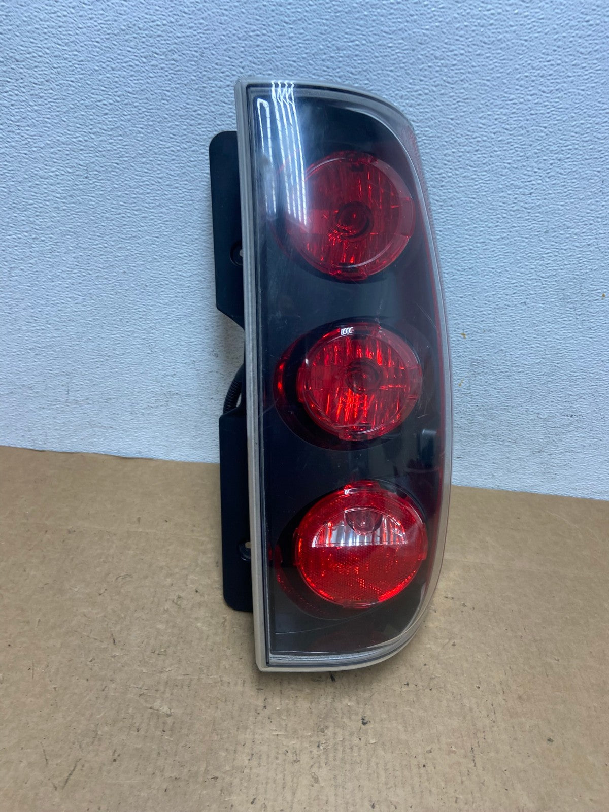 2007-2014 GMC Yukon Denali Right Passenger RH Side Tail Light AD4744 LK2