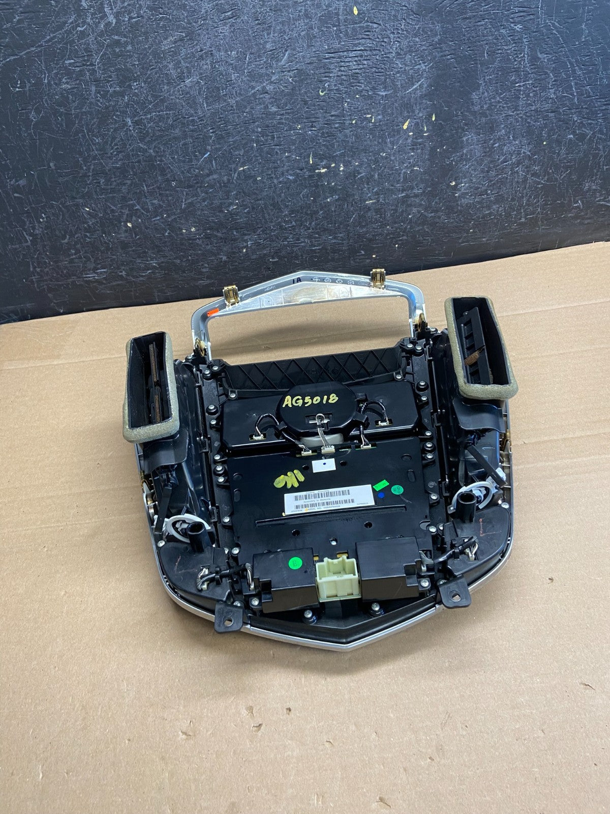 2011-2012 Cadillac SRX A/C Heater Radio Climate Control Panel Bezel OE AG5018 DG4