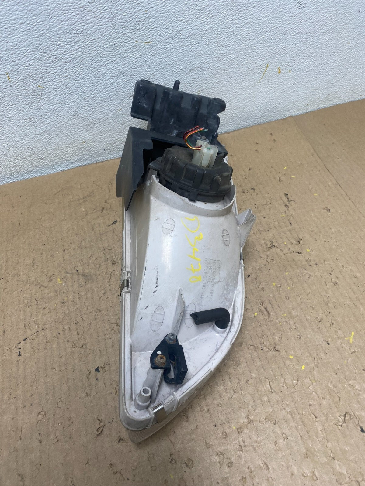 1998 to 1999 Mazda 626 Left Driver Lh Side Headlight Oem D34707