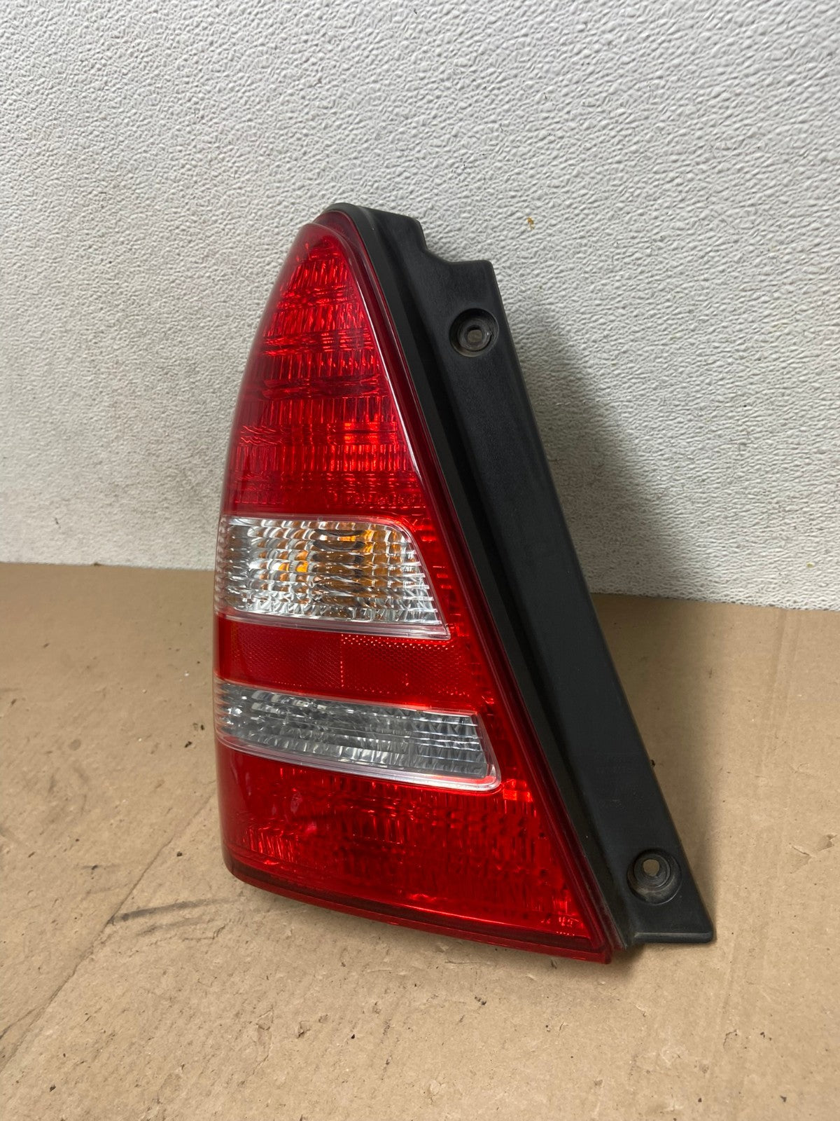 2003 2004 2005 Subaru Forester Left Driver Lh Side Tail Light AG4796 LK1