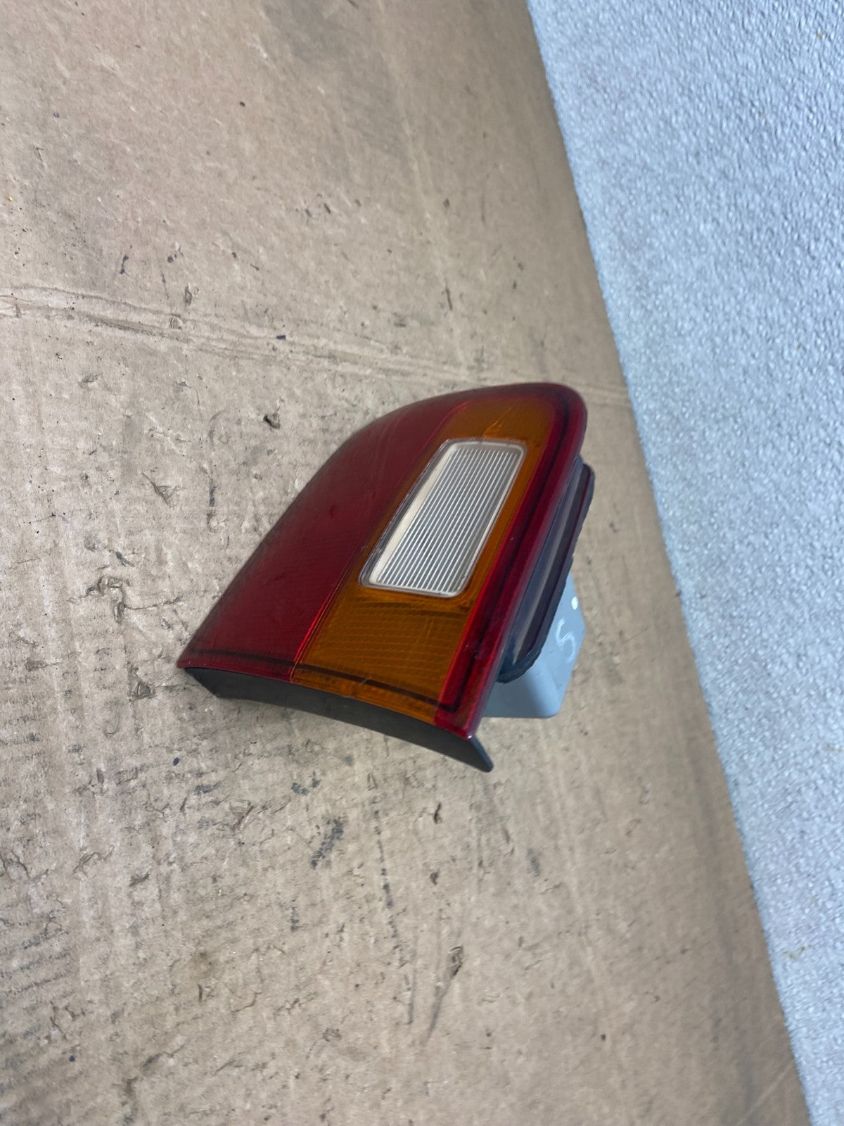 1992 to 1993 Honda Civic Right Passenger RH Side Tail Light OEM Y6775 DG1