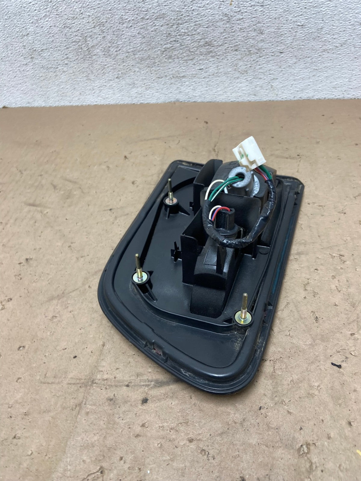 1998 1999 2000 Toyota Sienna Left Driver Inner Tail light AG5375 LK5