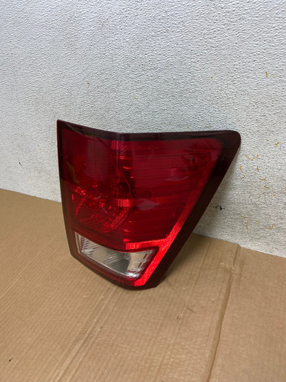2007 2008 2009 2010 Jeep Grand Cherokee Right Passenger Tail Light AI5690 LK1