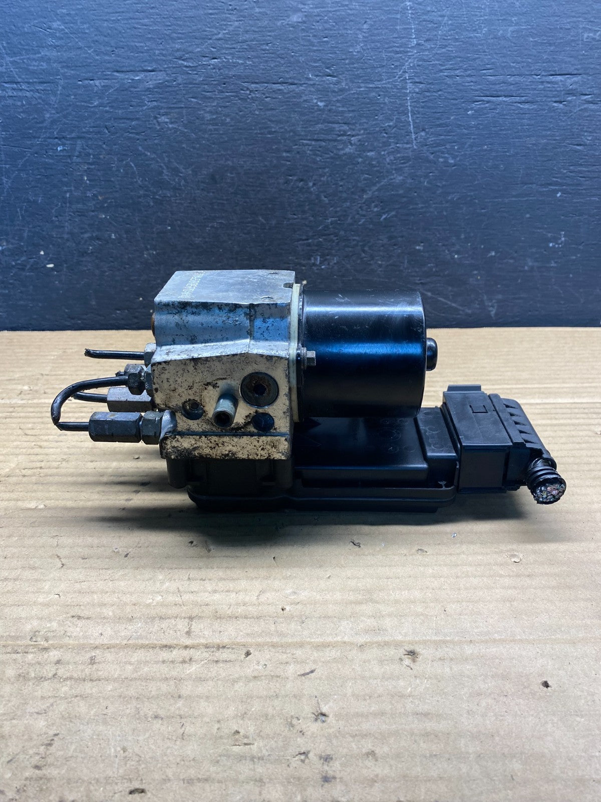 2004 - 2007 Ford E250 E350 Van ABS Anti Lock Brake Pump Module AE6242 DW4