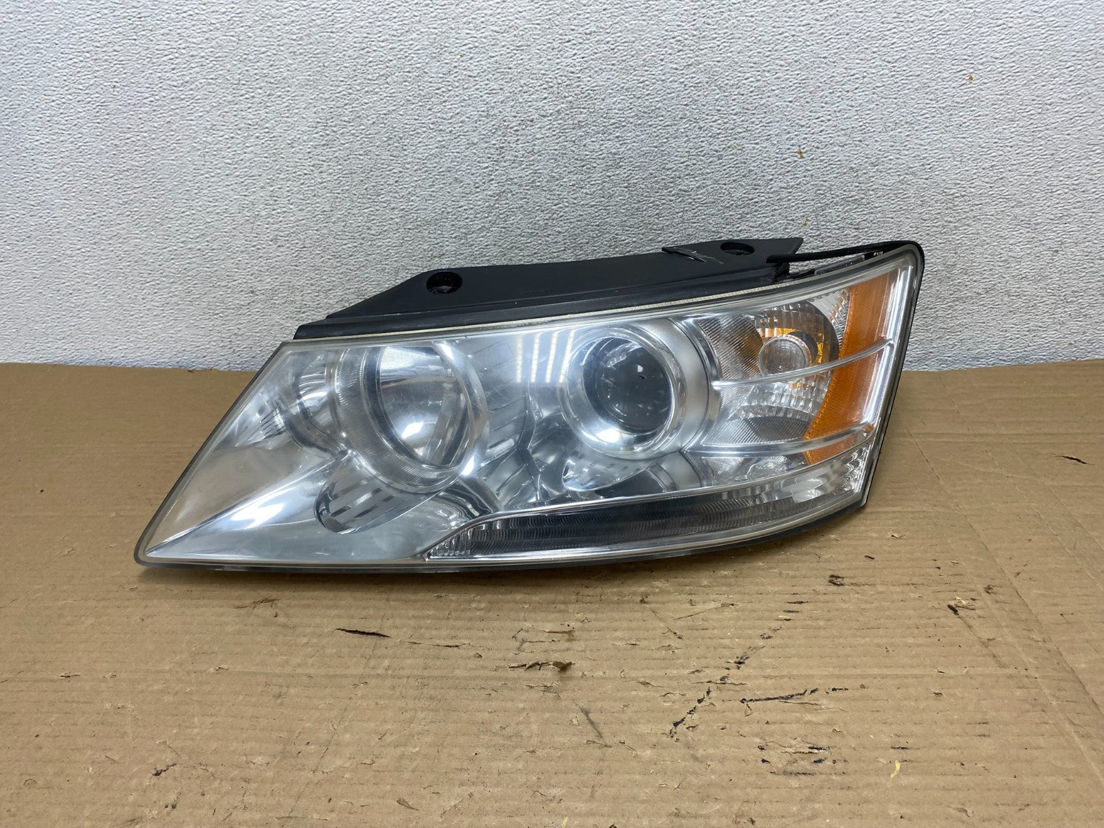 2009 - 2010 Hyundai Sonata Left Driver LH Side Headlight Halogen AG9047 DW0