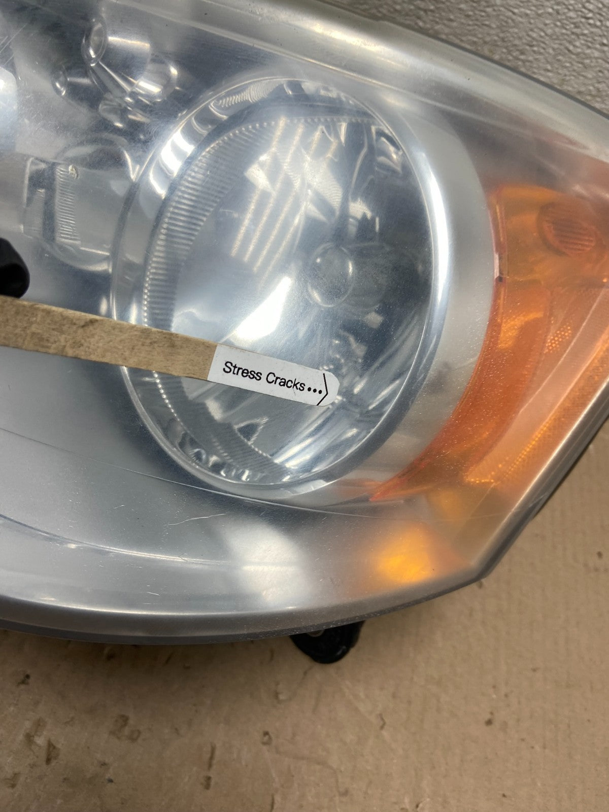 2008 to 2016 Chrysler Town and Country Left Driver Lh Side Headlight Z4011 DW4
