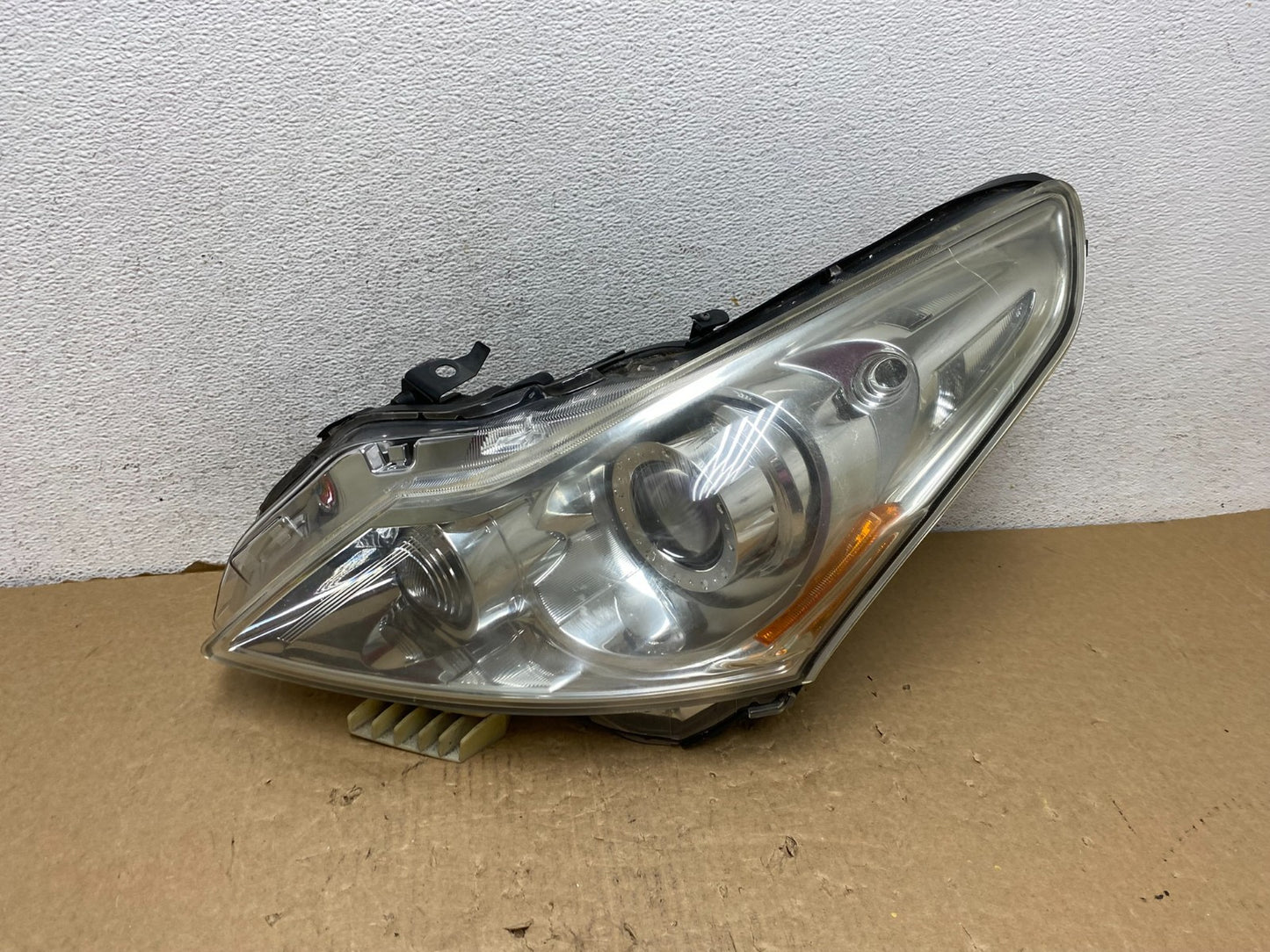 Sedan 4Door 2010 to 2013 Infiniti G37 Left Driver Headlight Xenon AF7436 DW0
