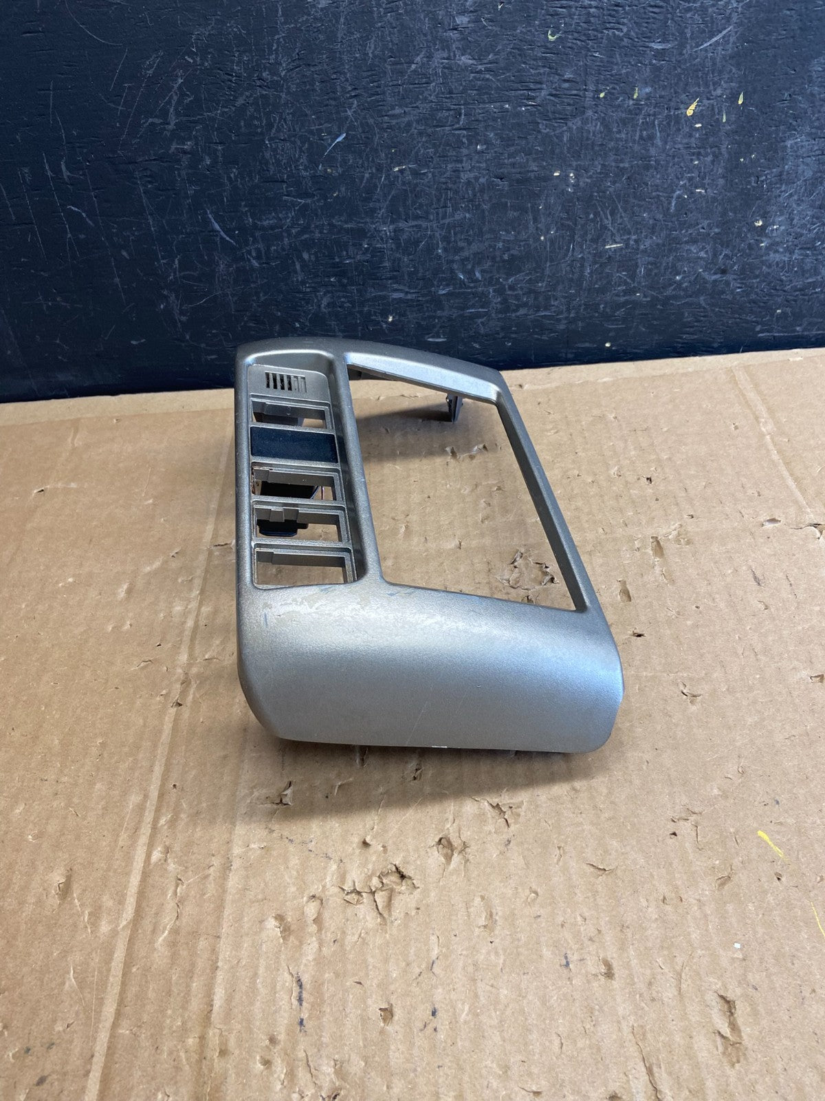 2001-2003 Toyota Sienna Center Console Dash Radio Bezel Trim ad2256 DG2