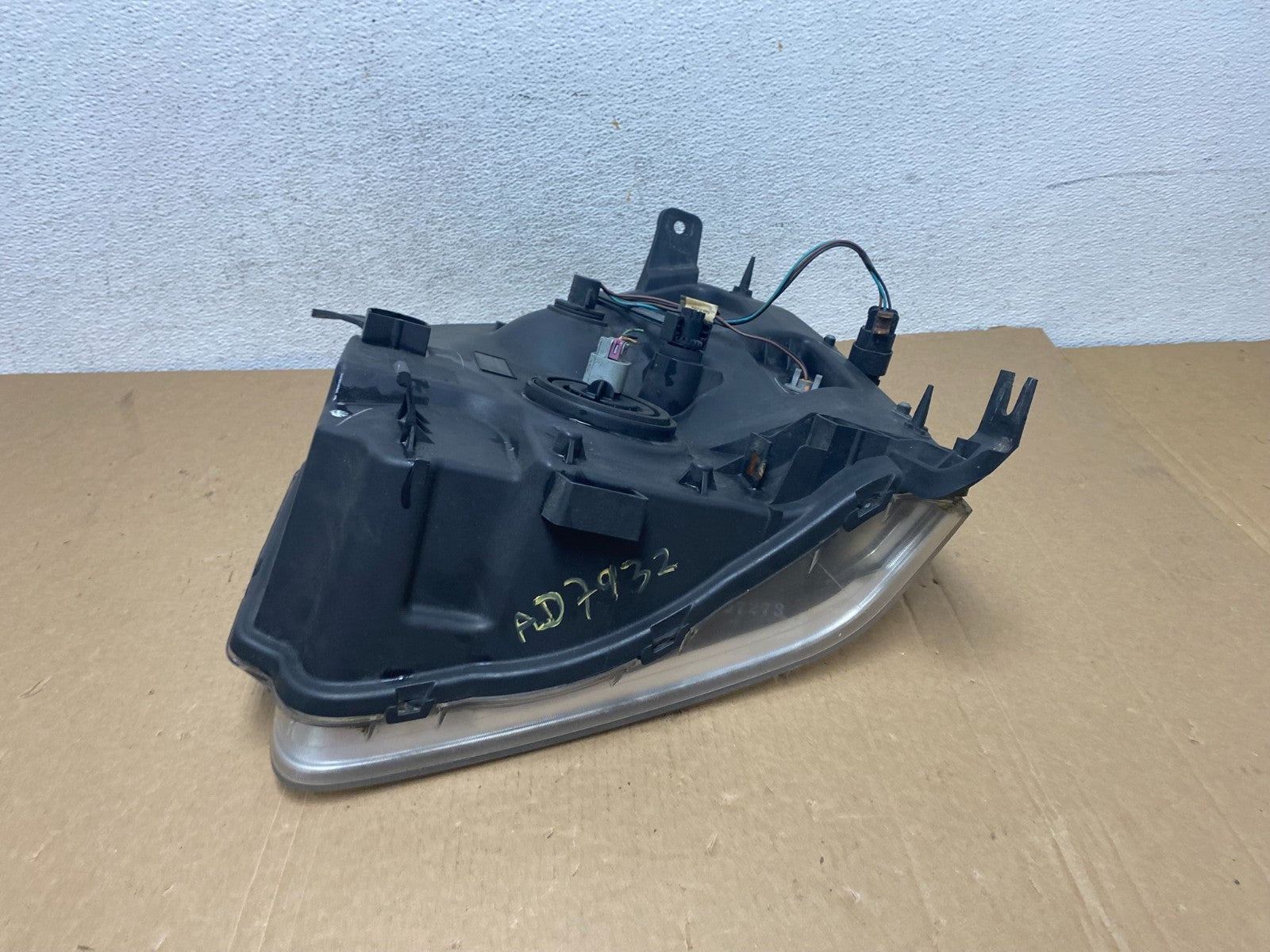 2007-2014 GMC Yukon Halogen Headlight Right Passenger Side AD7932 DW7