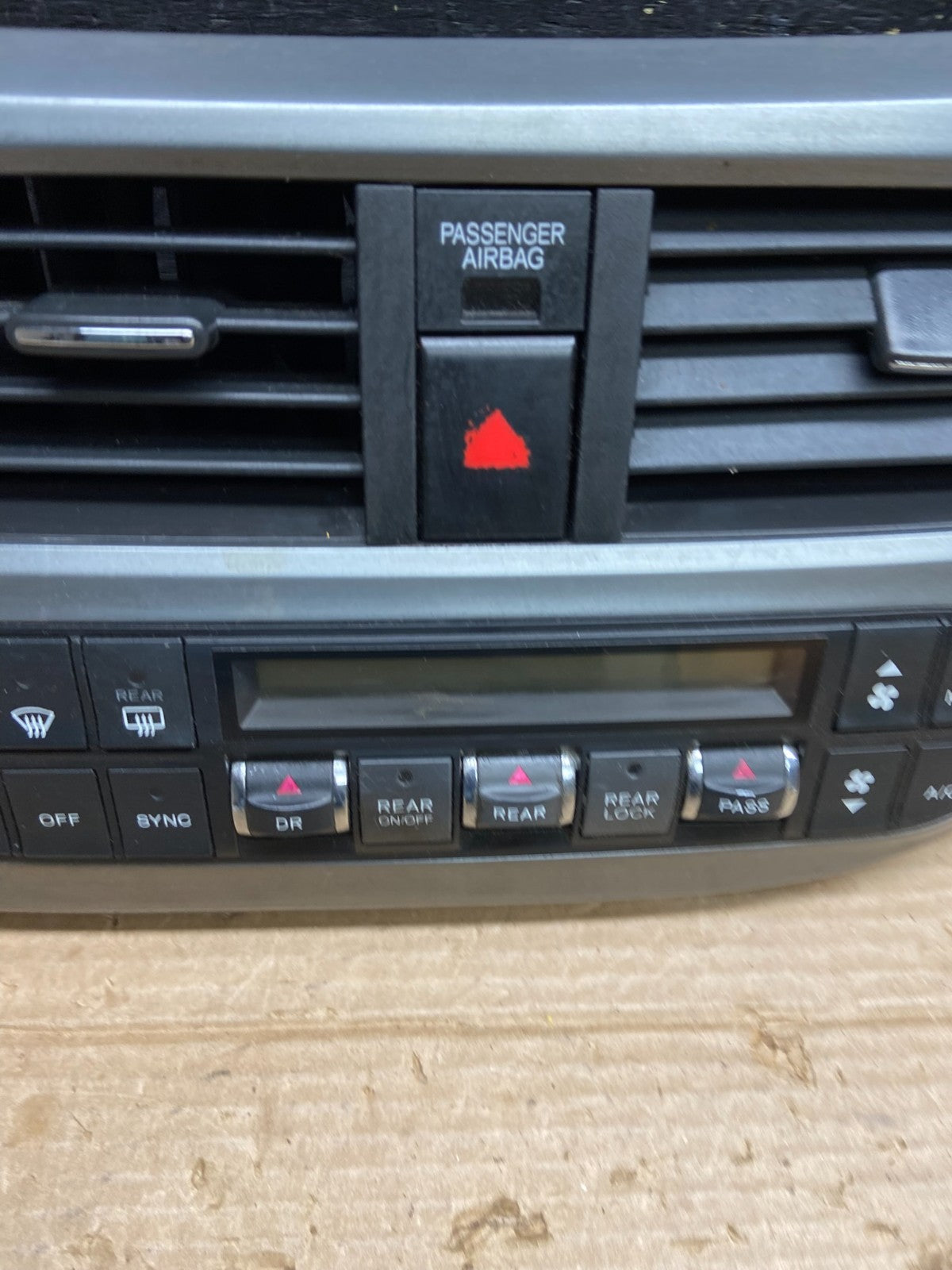 2005 to 2010 Honda Odyssey Radio Climate Control Dash Trim Bezel W3073 DG3