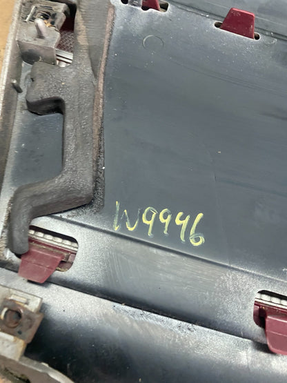 2000-2002 Saturn SL2 Sedan Center Tail Light Lid Trunk Rear Panel  V6799 DG11