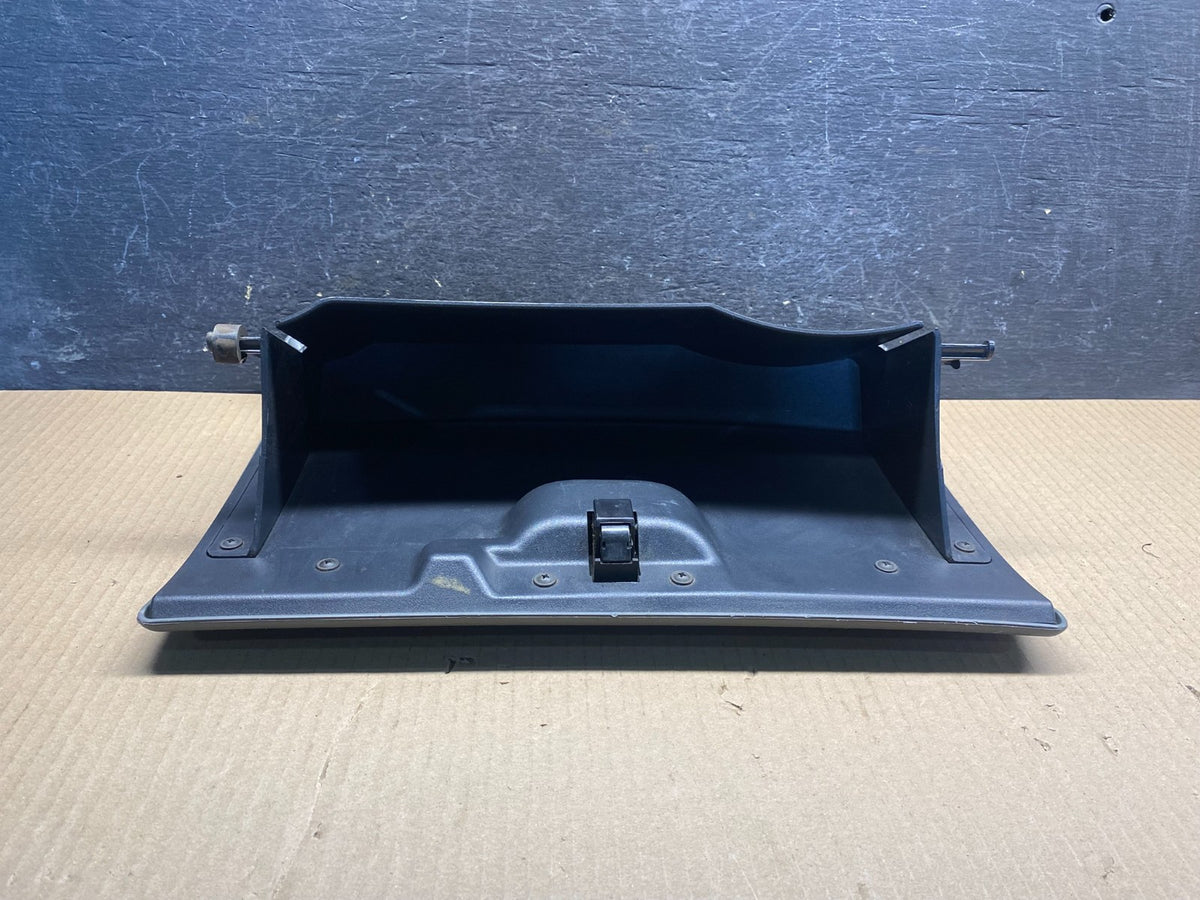 2001 - 2007 Chrysler Town Country Glove Box Compartment AH7433 DG5