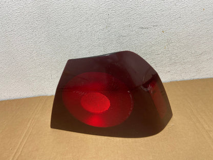 2000 to 2005 Chevrolet Impala Right Passenger Rh Side Tail Light AD2567 LK0