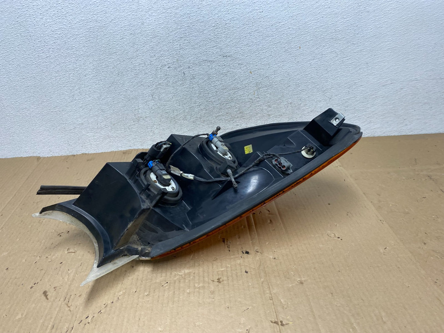 2002 to 2003 Buick Rendezvous Left Driver LH Side Headlight AE9016 DG6