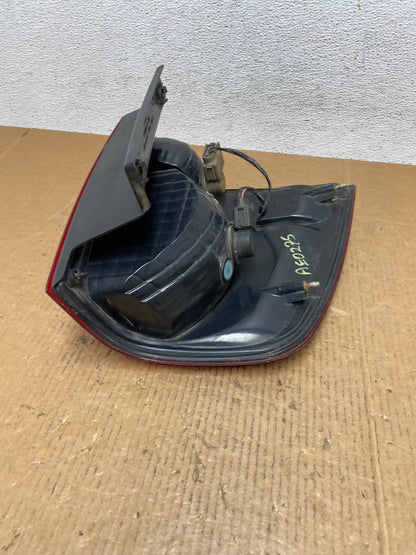 2003 2004 2005 2006 Ford Expedition Right Passenger Rh Tail light AE02755
