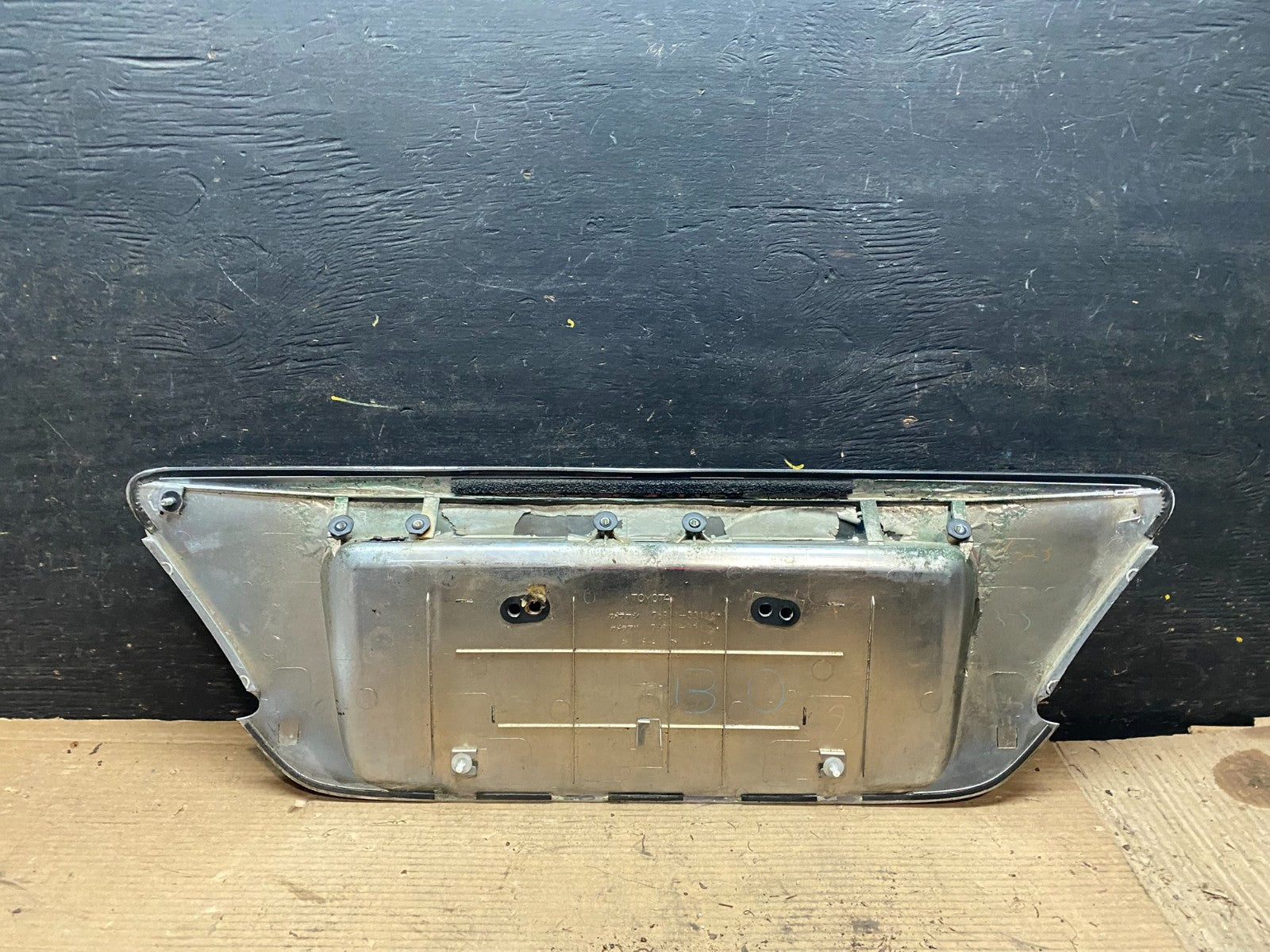 2010 to 2012  Lexus ES350 Rear Trunk Molding License Plate Panel Oem V9571 DG7