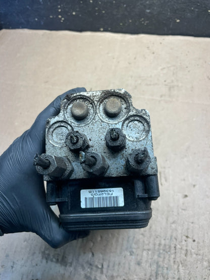 2004 2007 Ford E250 E350 Econoline Anti-Lock ABS Antilock Brake Pump S8249 DG4