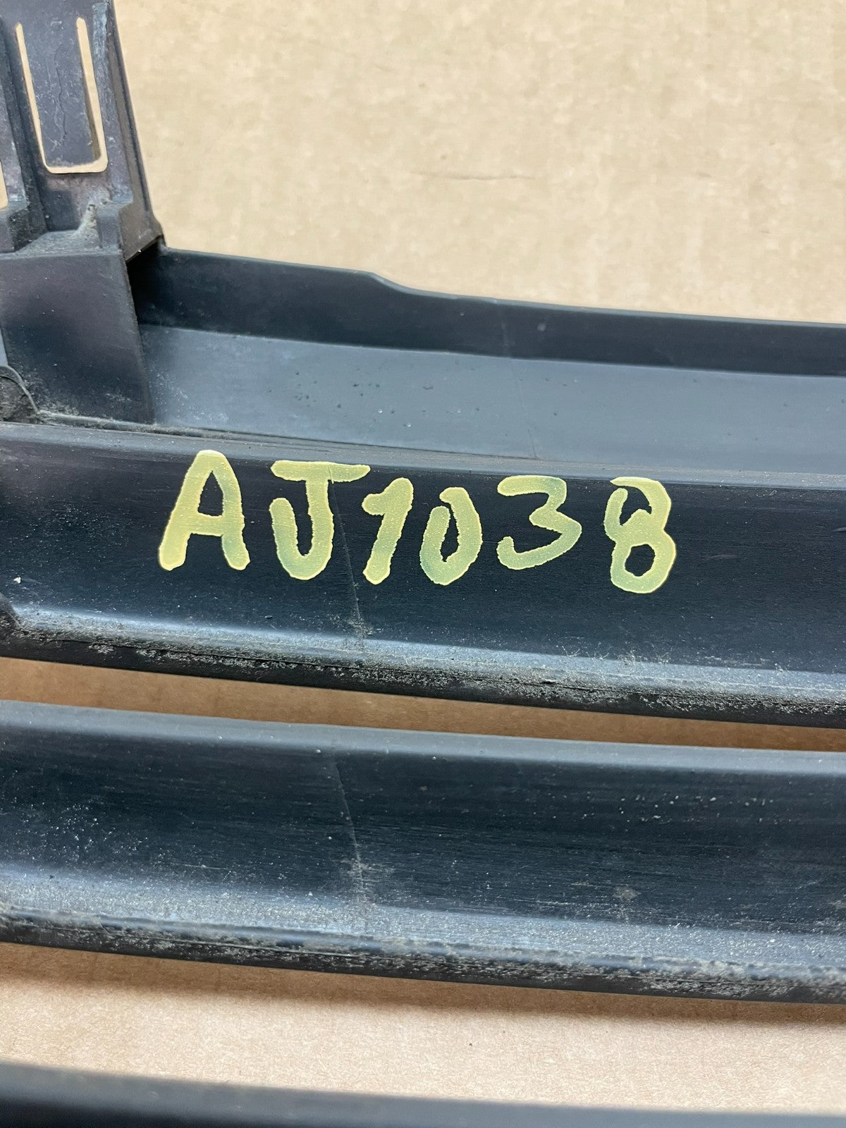 2007-2009 Infiniti G35 G37 Sedan Front Upper Grill Grille AJ1038 DG5