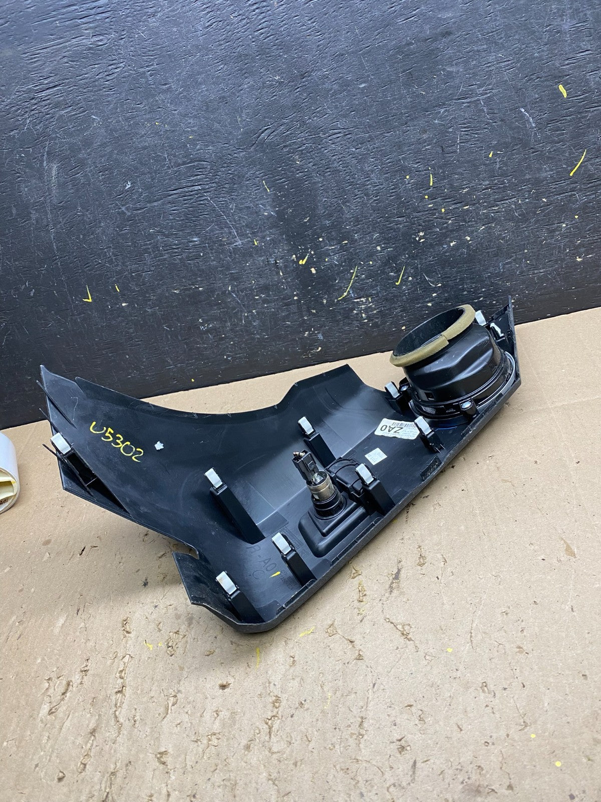 2009-2015 Honda Pilot Right Passenger Dash Vent Center Panel Bezel U5302 DG2