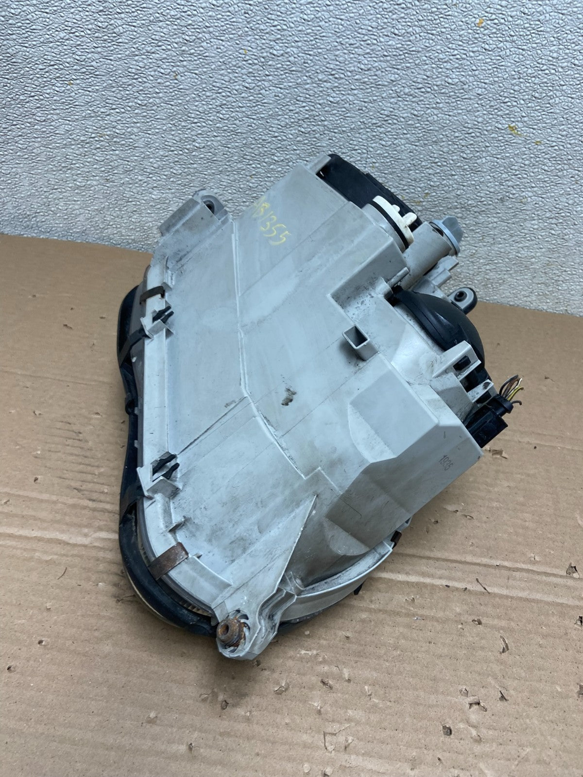 2005 to 2007 Mercedes-Benz C-Class Left Driver LH Side Headlight OEM AB1355 DW6