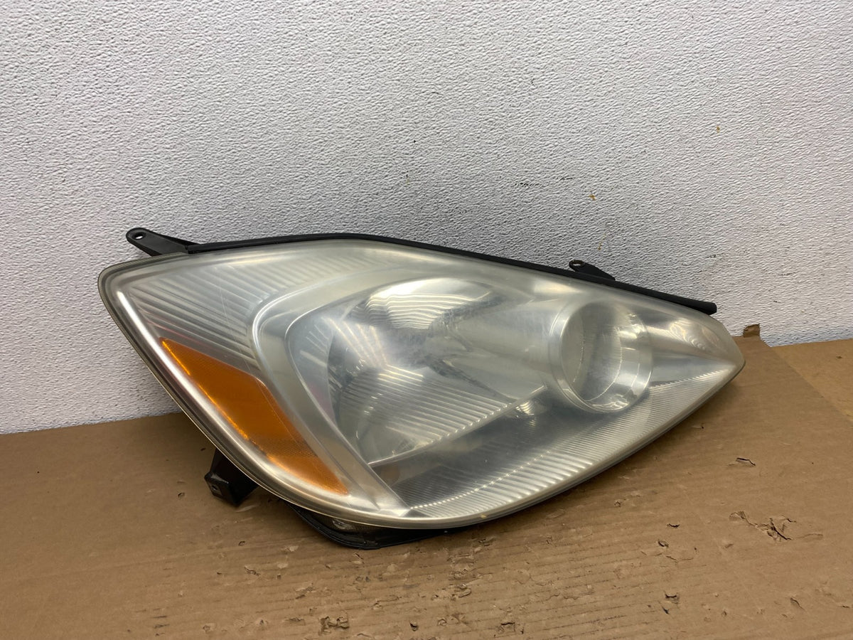 2004-2005 Toyota Sienna Right Passenger Halogen Headlight AD4295 DW0