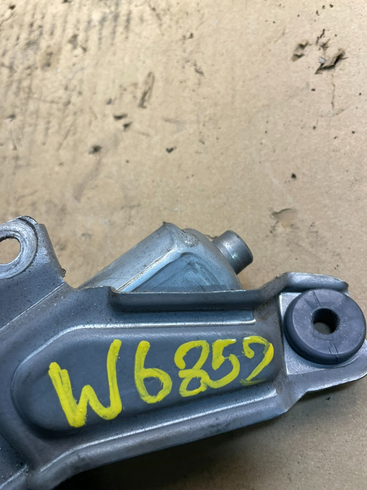 2011-2020 Toyota Sienna Rear Windshield Washer Wiper Motor W6852 DG7