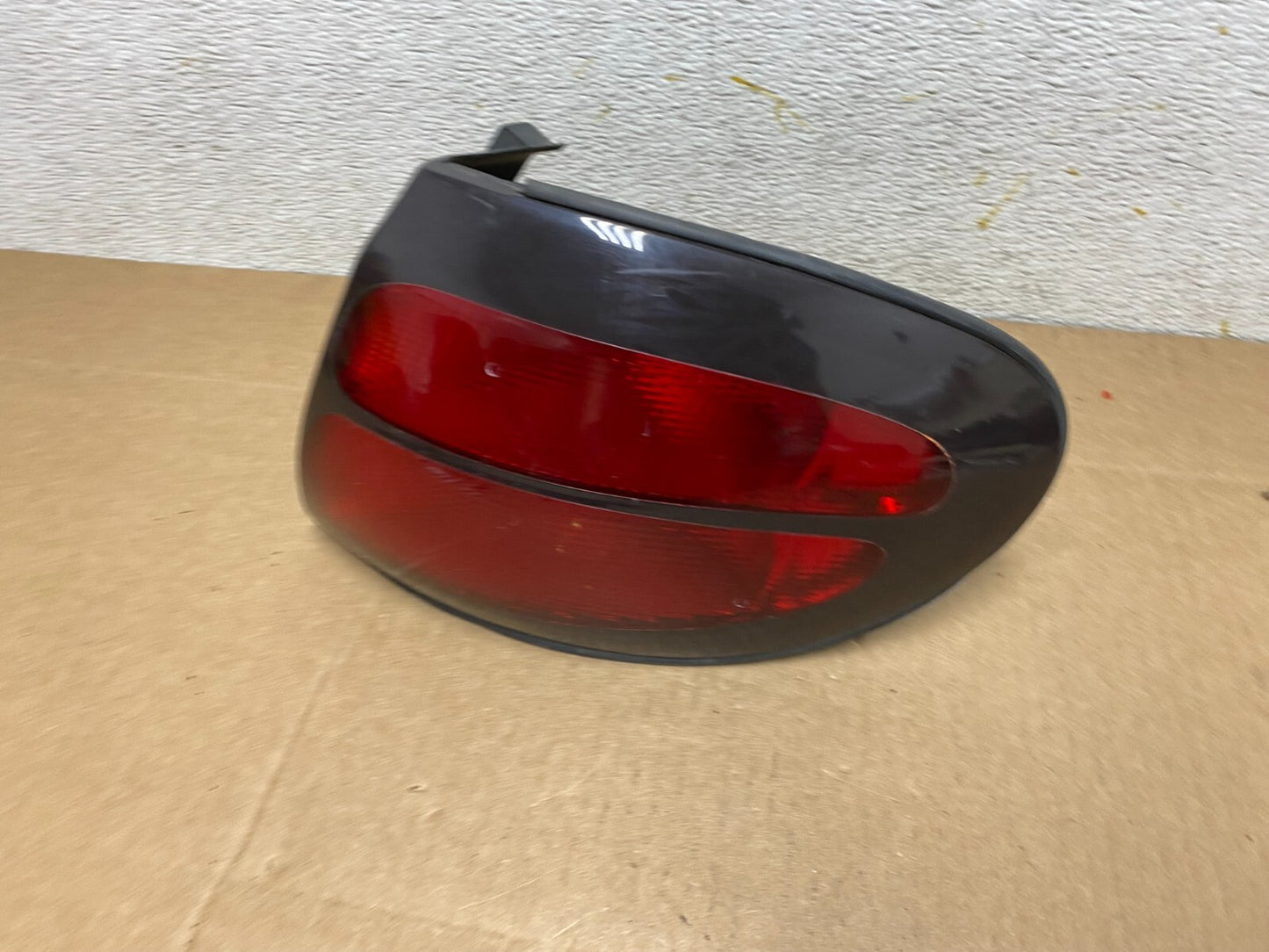 1998 to 1999 Ford Taurus Wagon Right Passenger RH Side Tail Light OEM O6708 DW1