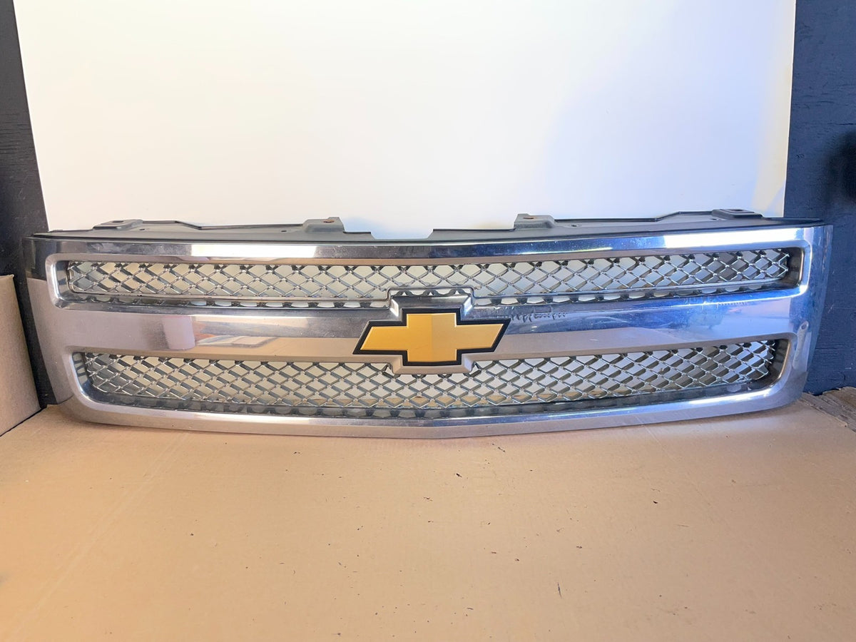 2007 to 2013 Chevrolet Silverado 1500 Front Chrome Grille Grill AH0364 DG0