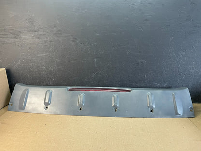 2002 to 2006 Chevrolet Avalanche 1500 Center Spoilerr 3rd Brake Light AD01680