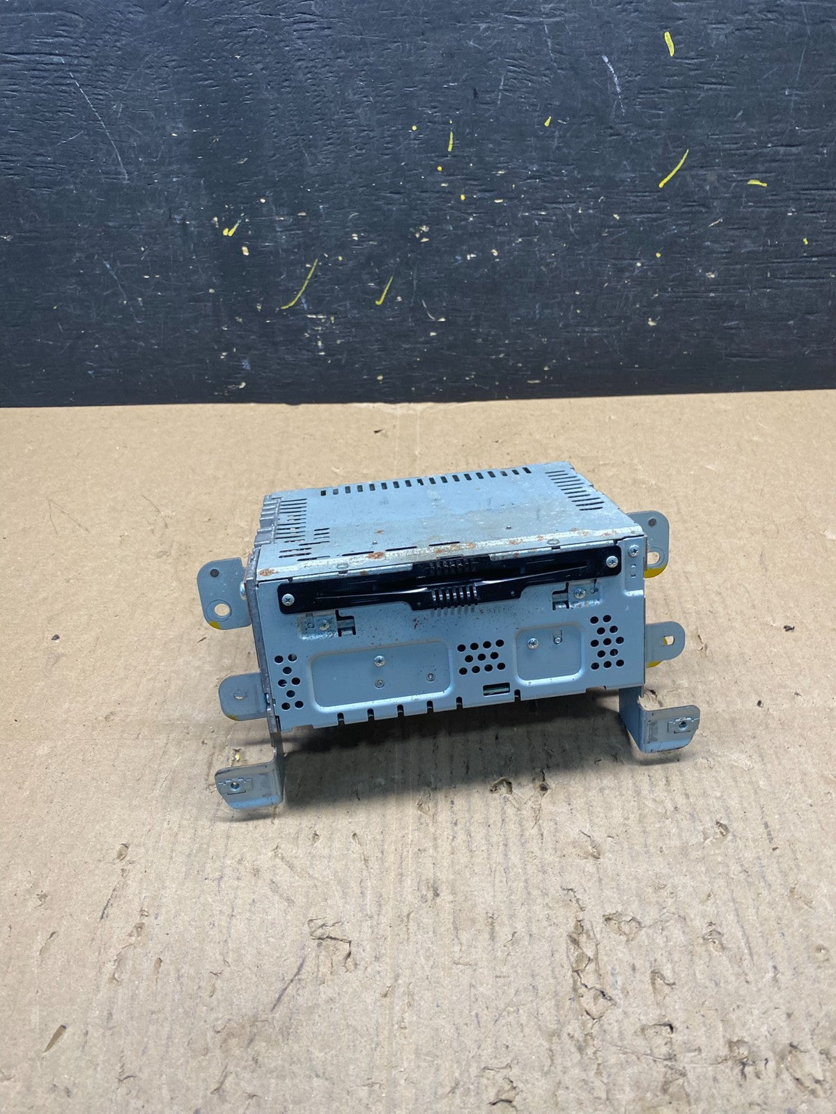 2013 to  2015 Lincoln Mkt Am Fm Cd Player Radio Receiver T1463 DG0