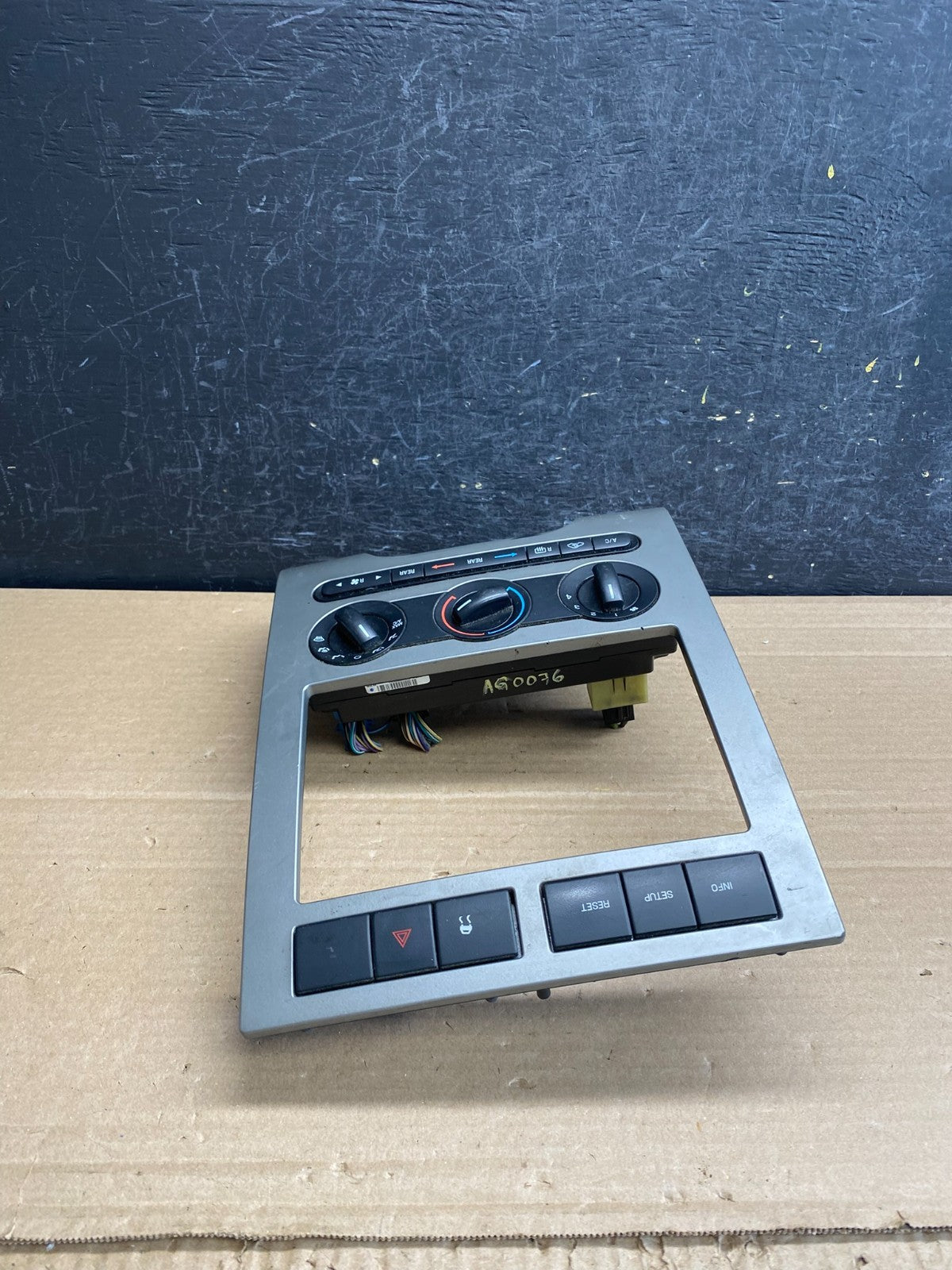2007 - 2014 Ford Expedition Temperature Climate Control w/ Radio Bezel AG0076 DG2