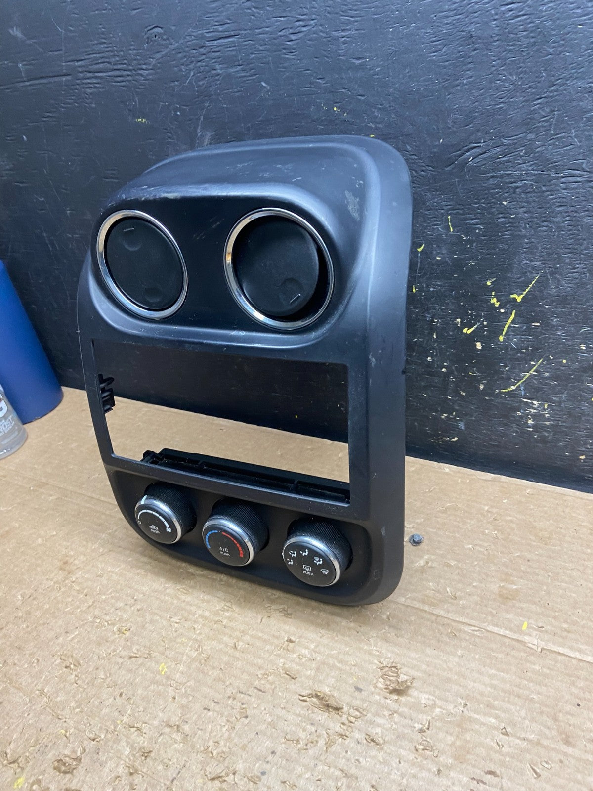 2011 to 2017 Jeep Compass Dash Climate Temperature Control Radio Bezel W3148 DG1