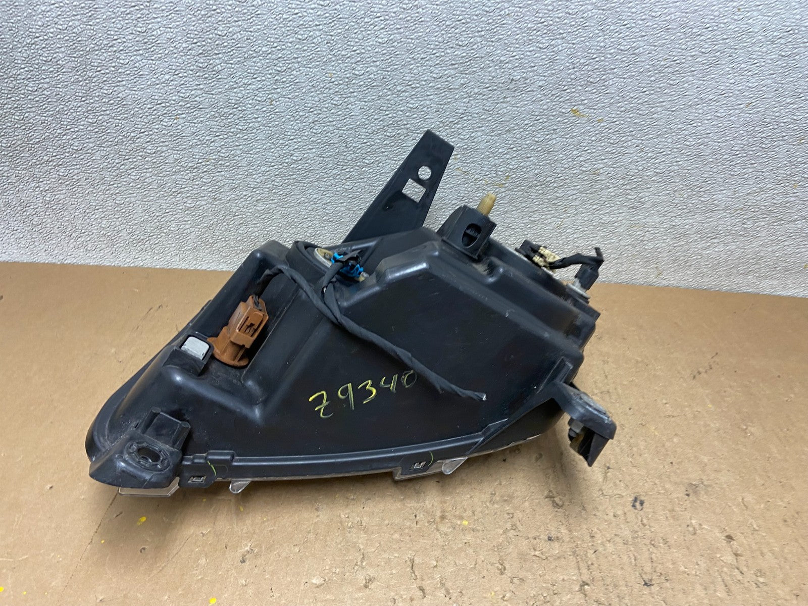 2011-2013 Jeep Grand Cherokee Right Passenger Halogen Headlight Z9340 DW7