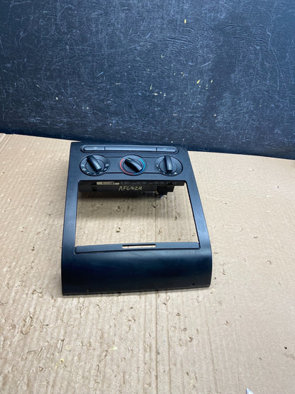 2004 to 2008 Ford F150 Radio Climate Dash Bezel Surround Black af6426 DG3